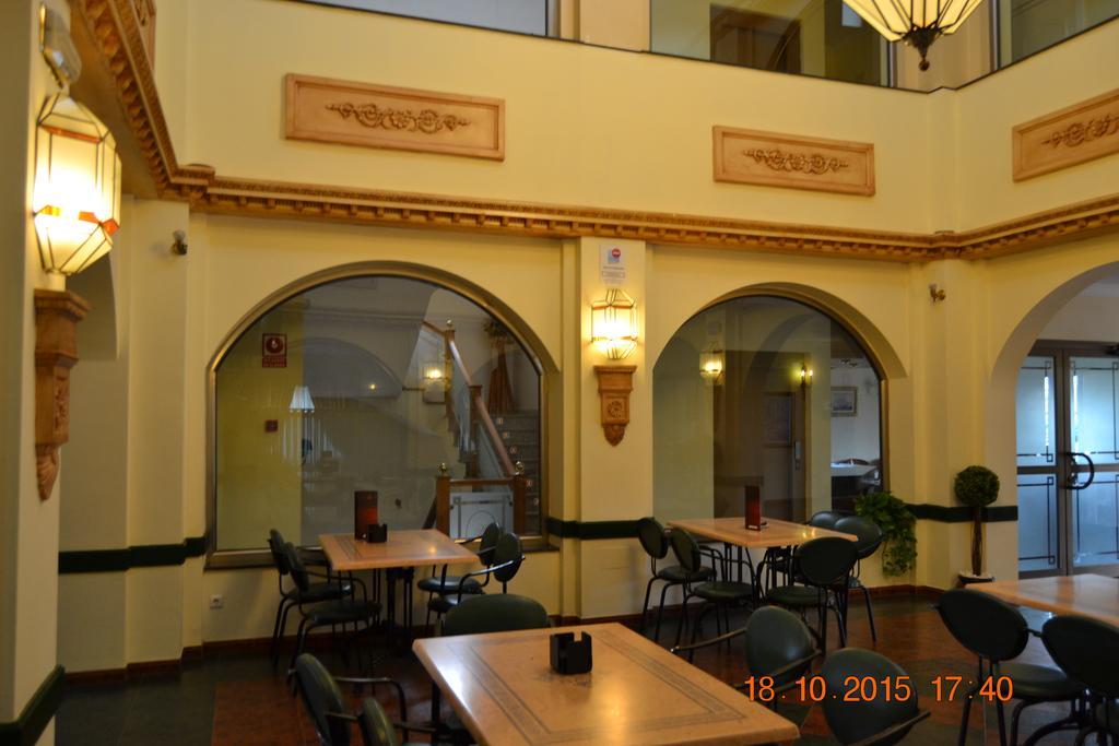 Hotel Poniente Moraleda De Zafayona Exterior photo